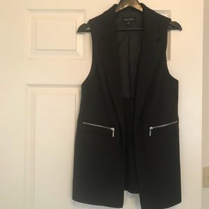 Black long sleeveless vest
